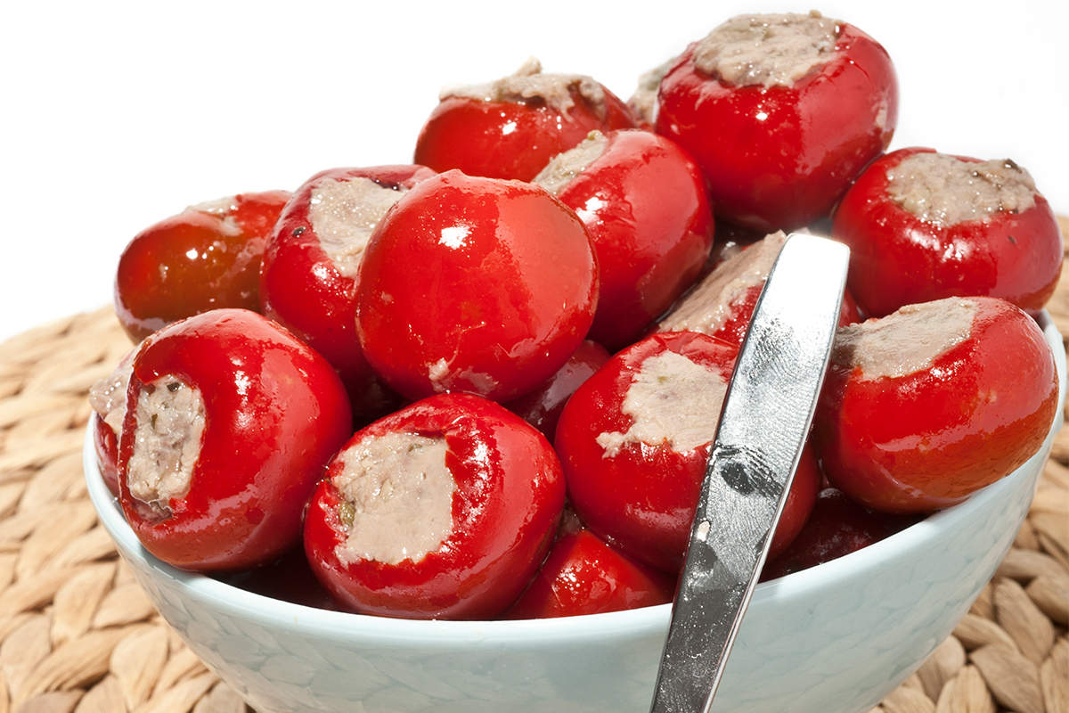 Hand stuffed peppers with anchovies “Farcigustosi”